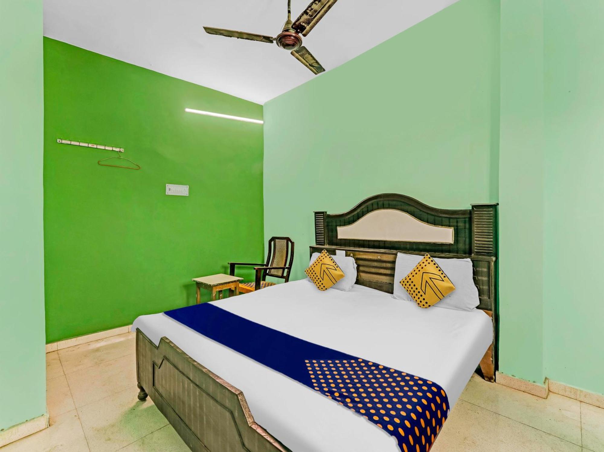 Spot On 81122 Saket Honest Hotel Ayodhya 外观 照片